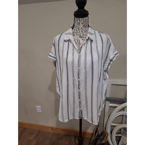 Madewell Tops - Madewell Central Women's SZ M blue white stripe button down top coastal Beachy